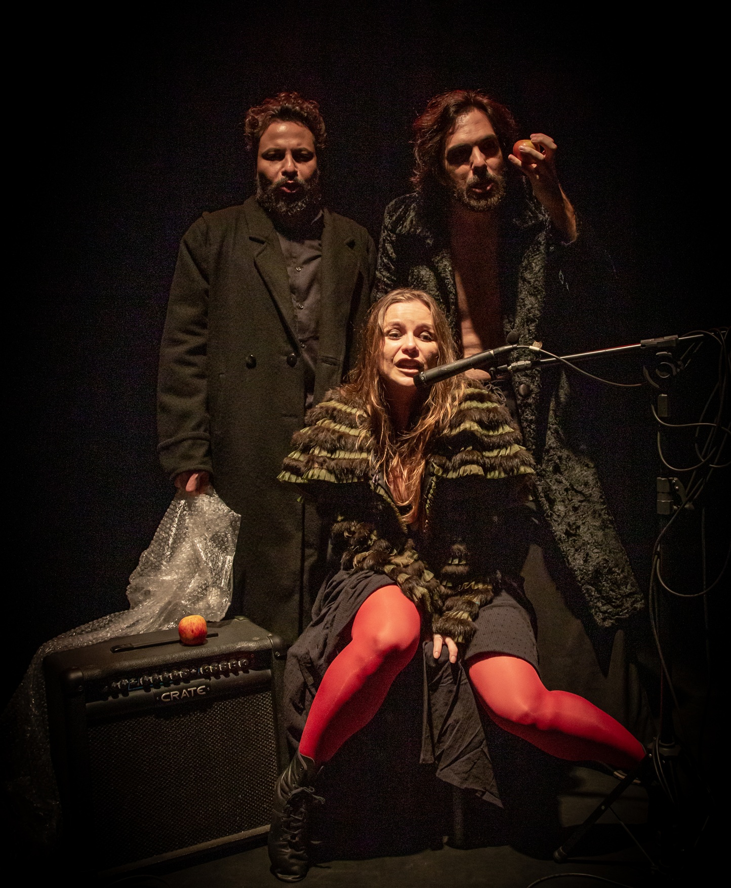 revistaprosaversoearte.com - Em cartaz: 'O Auto do Fim do Tempo' com o n&uacute;cleo Man&aacute;s Laborat&oacute;rio de Dramaturgia na sede do&nbsp;Man&aacute;s&nbsp;