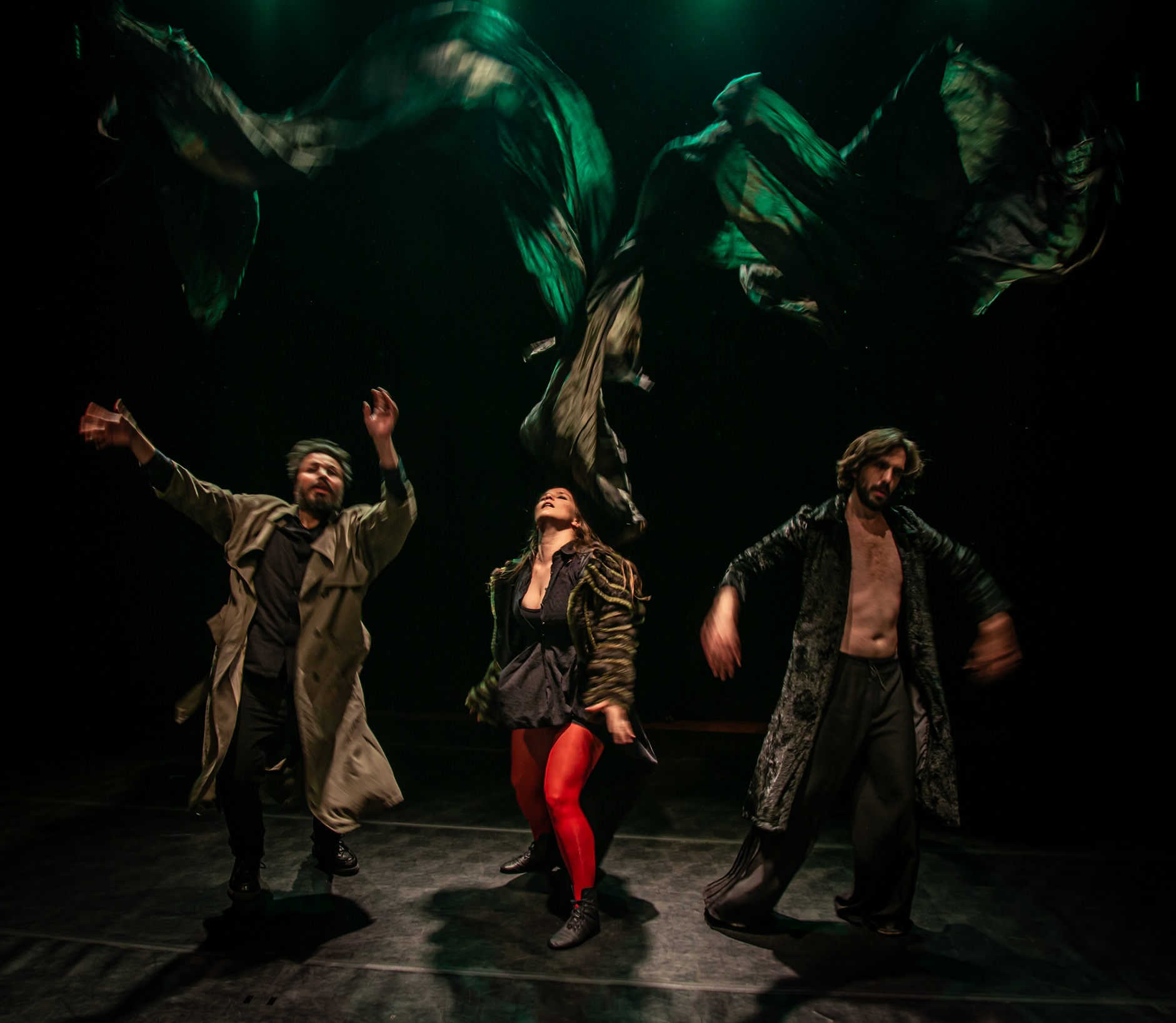 revistaprosaversoearte.com - Em cartaz: 'O Auto do Fim do Tempo' com o n&uacute;cleo Man&aacute;s Laborat&oacute;rio de Dramaturgia na sede do&nbsp;Man&aacute;s&nbsp;