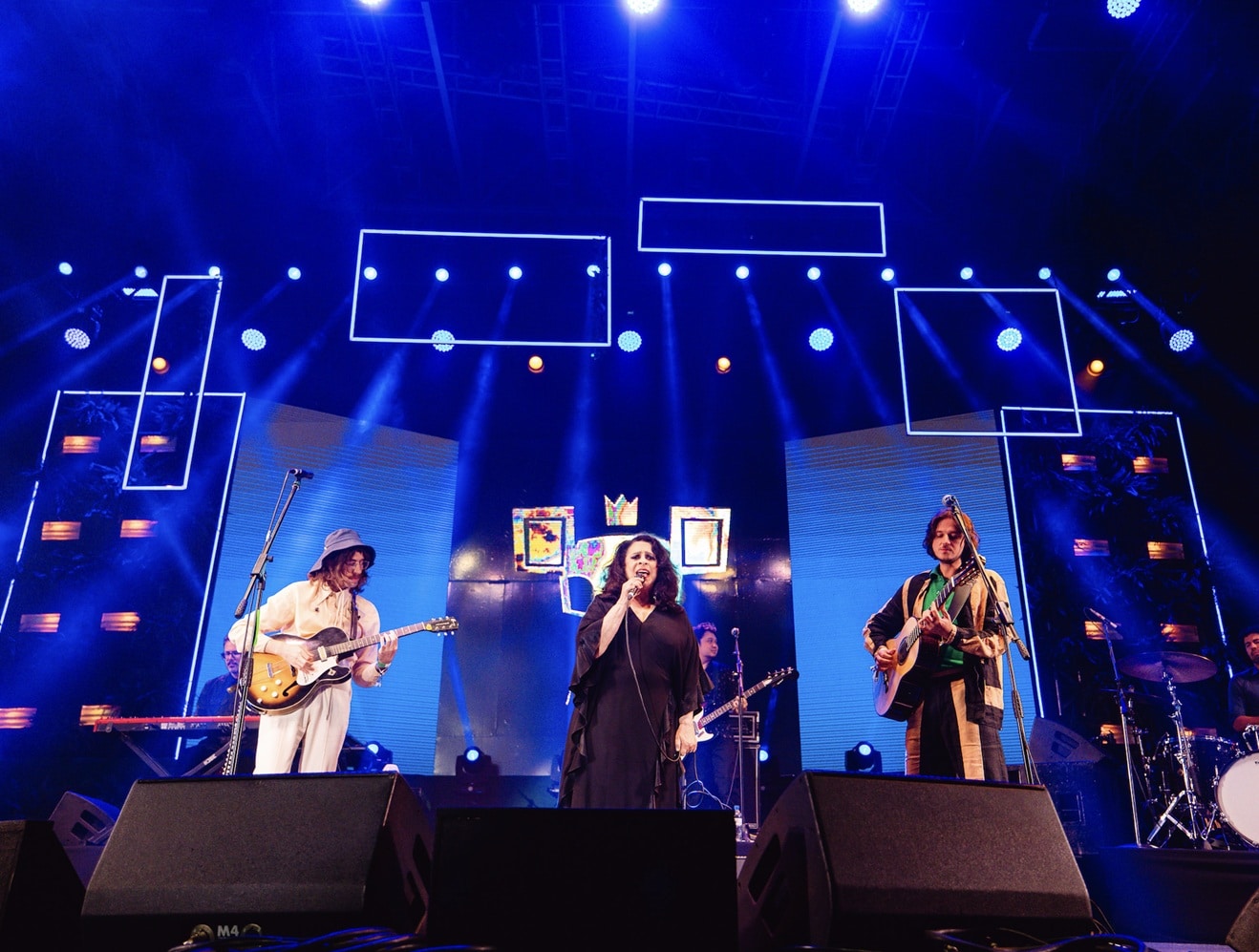revistaprosaversoearte.com - Single triplo de Gal Costa, extra&iacute;dos do &uacute;ltimo show da cantora, chega &agrave;s plataformas