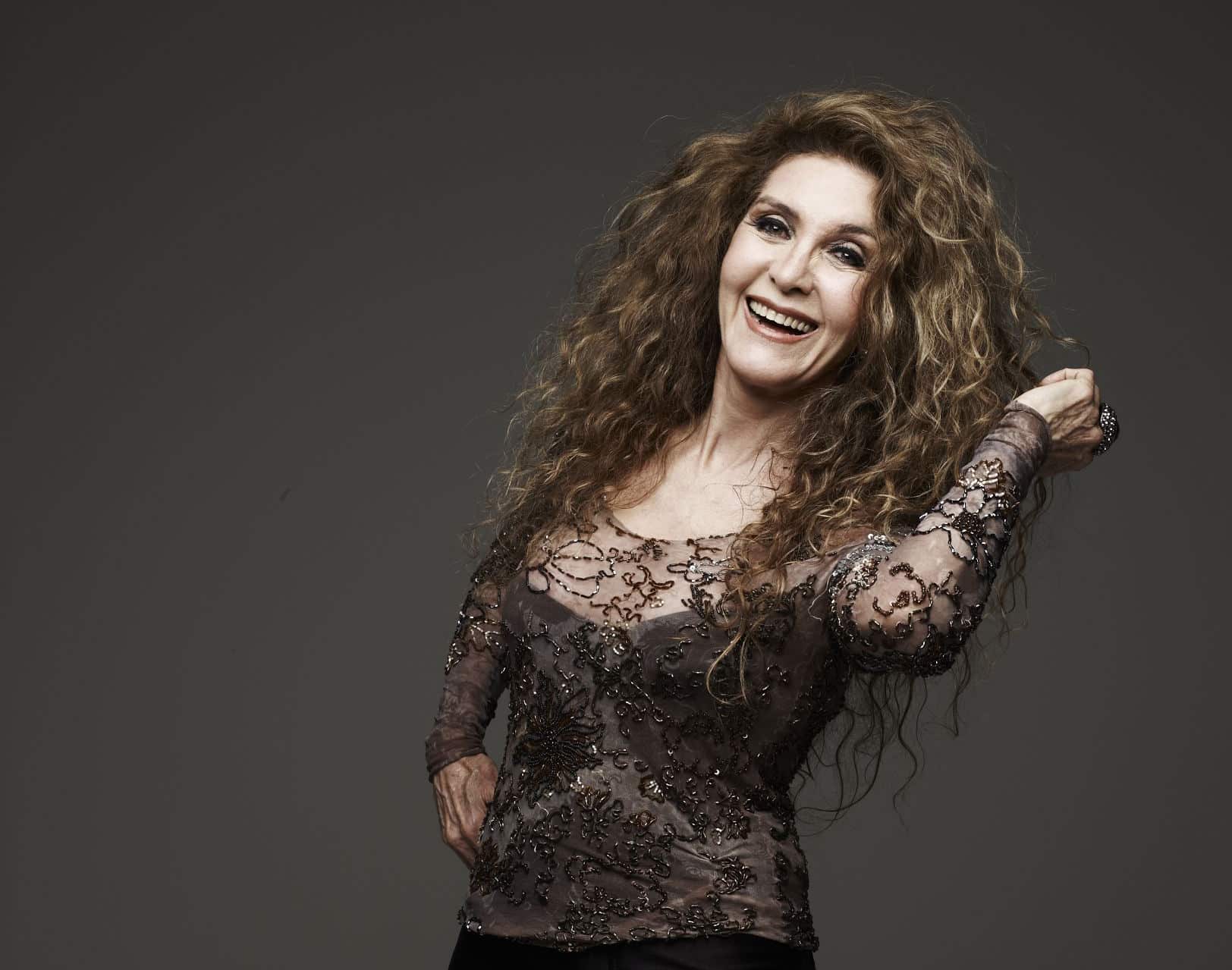 revistaprosaversoearte.com - &ldquo;Ba&uacute; do DJ Z&eacute; Pedro&rdquo; celebra a mem&oacute;ria da m&uacute;sica com a presen&ccedil;a da cantora Wanderl&eacute;a no Bona