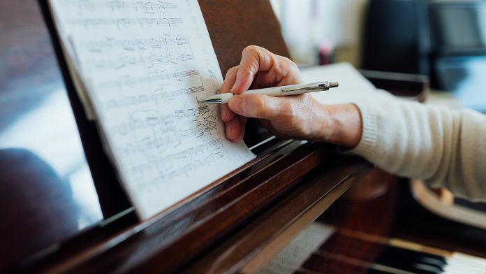 O compositor me disse, por Daniela Aragão