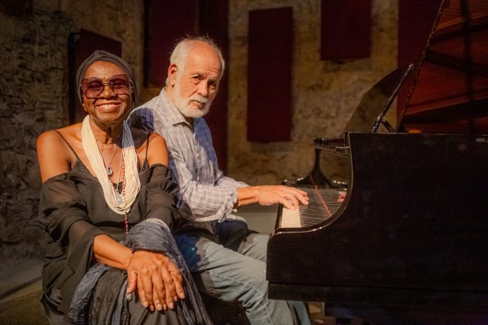 Áurea Martins e Cristovão Bastos lançam o álbum ‘Amizade’, encontro especial que celebra décadas de parceria musical e afeto 