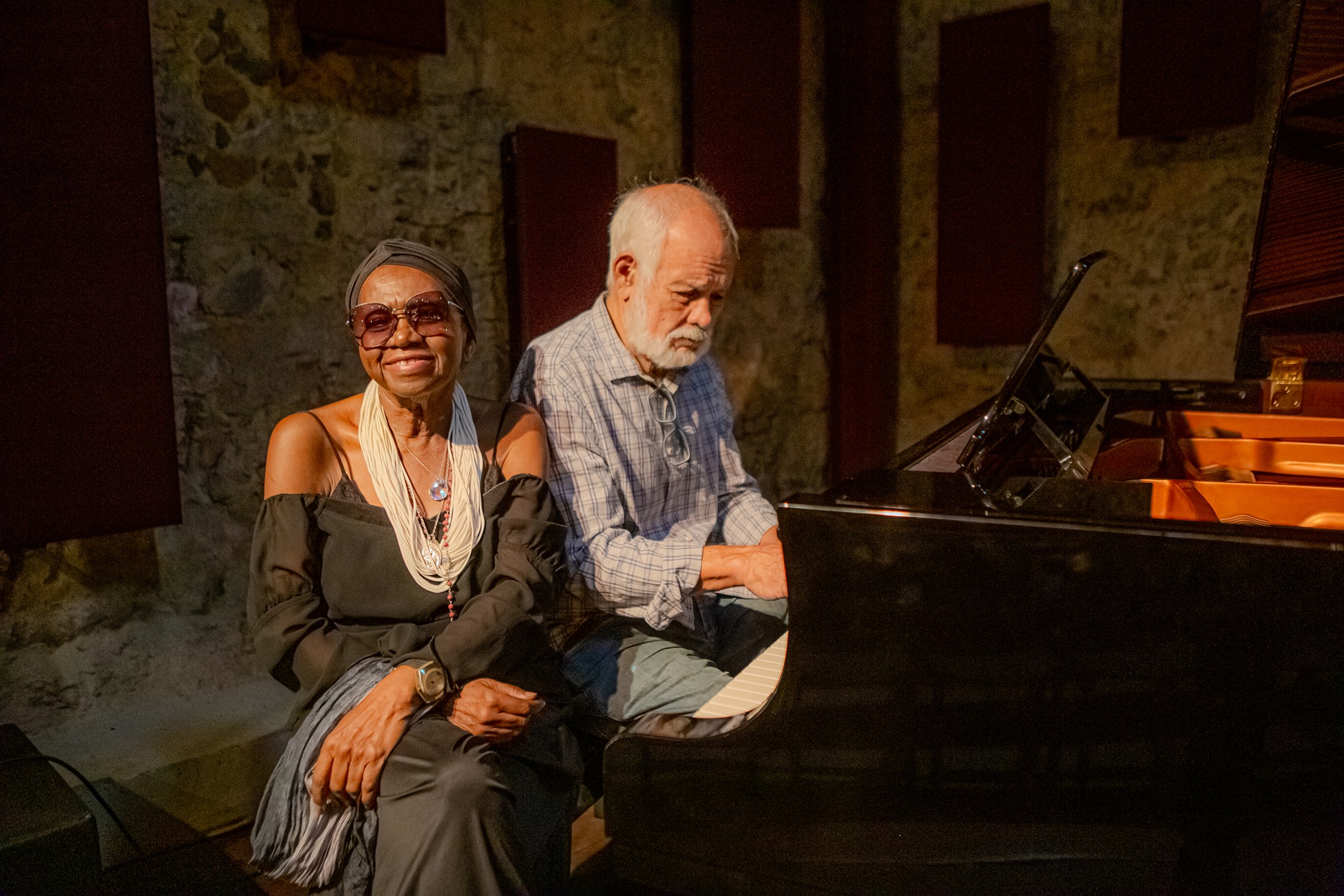 revistaprosaversoearte.com - &Aacute;urea Martins e Cristov&atilde;o Bastos lan&ccedil;am o &aacute;lbum &lsquo;Amizade&rsquo;, encontro especial que celebra d&eacute;cadas de parceria musical e afeto&nbsp;