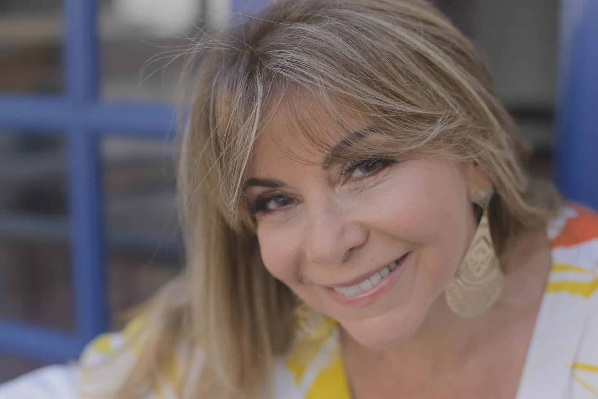 revistaprosaversoearte.com - Christina Paz lan&ccedil;a &aacute;lbum 'Amigos para Sempre'