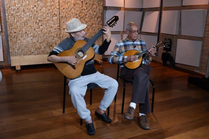 Álbum ‘Encontro de Mestres’ | Izaías do Bandolim e Luizinho 7 Cordas (Selo Sesc, 2025)