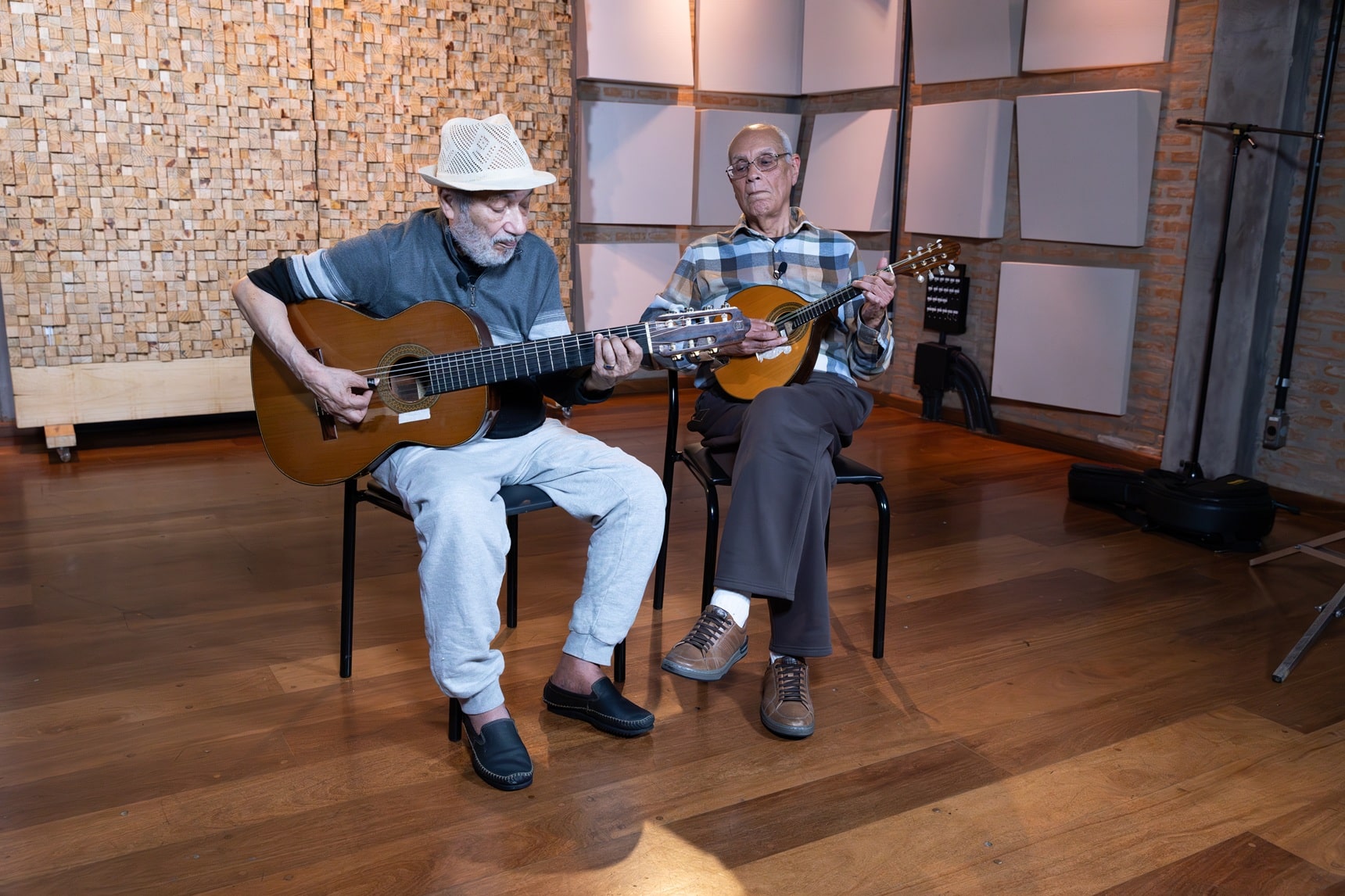 revistaprosaversoearte.com - &Aacute;lbum 'Encontro de Mestres' | Iza&iacute;as do Bandolim e Luizinho 7 Cordas (Selo Sesc, 2025)