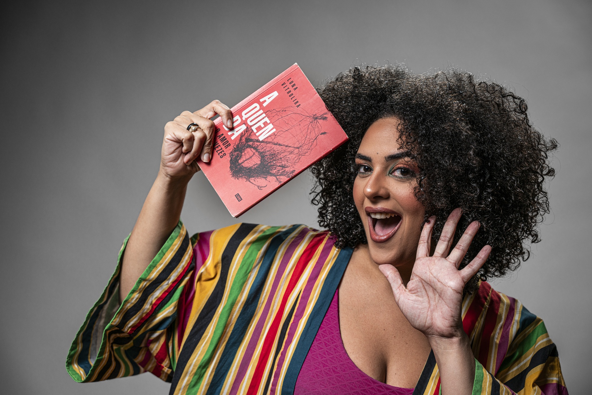 revistaprosaversoearte.com - Multiartista Luna Vitrolira volta ao Brasil com novos lan&ccedil;amentos e performances