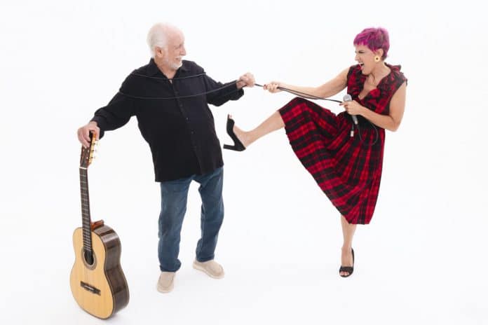 Roberto Menescal completa 88 anos no palco com Cris Delanno no Blue Note Rio