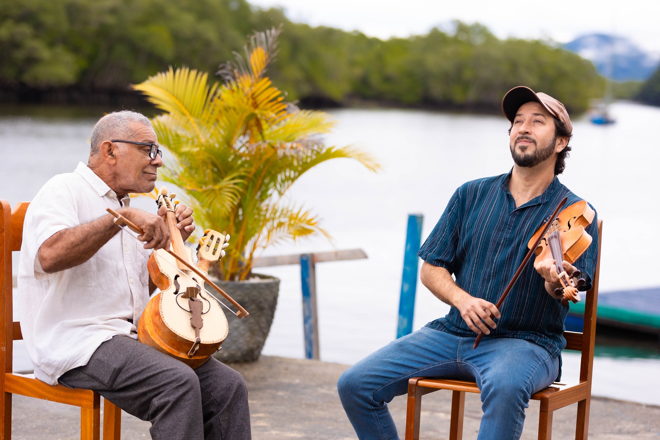 revistaprosaversoearte.com - Z&eacute; Pereira e Felipe Gomide lan&ccedil;am &aacute;lbum 'Entre Arcos'