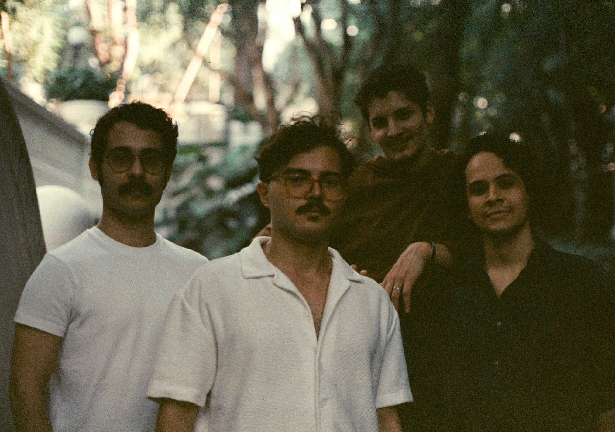 revistaprosaversoearte.com - Banda Flerte Flamingo lan&ccedil;a seu primeiro &aacute;lbum de est&uacute;dio 'D&oacute;i Ter'