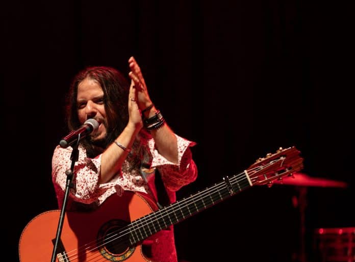 Gipsy Experience Gipsy King tributo se apresenta no Solar de Botafogo