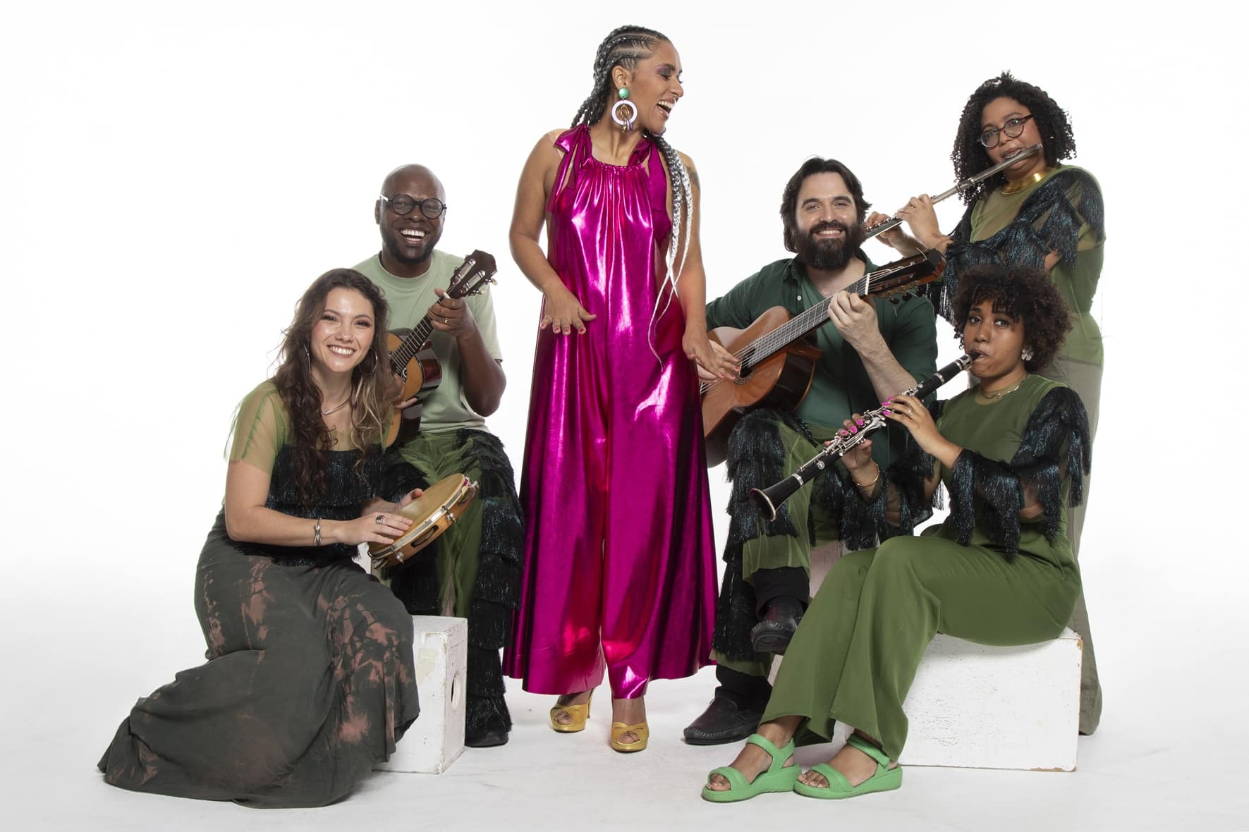 revistaprosaversoearte.com - Hilda Maria lan&ccedil;a &aacute;lbum 'Choro Cantante'