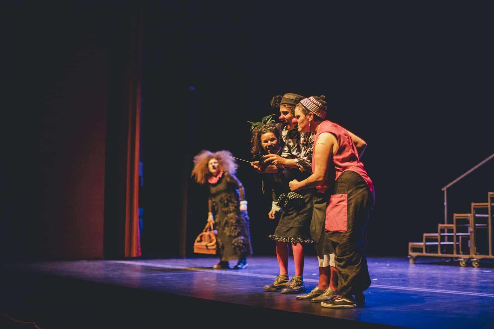 Teatro Commune recebe 'Adiante - espetáculo clown sem palavras', da Cia A Nariguda, de Portugal revistaprosaversoearte.com - Teatro Commune recebe 'Adiante - espetáculo clown sem palavras', da Cia A Nariguda, de Portugal