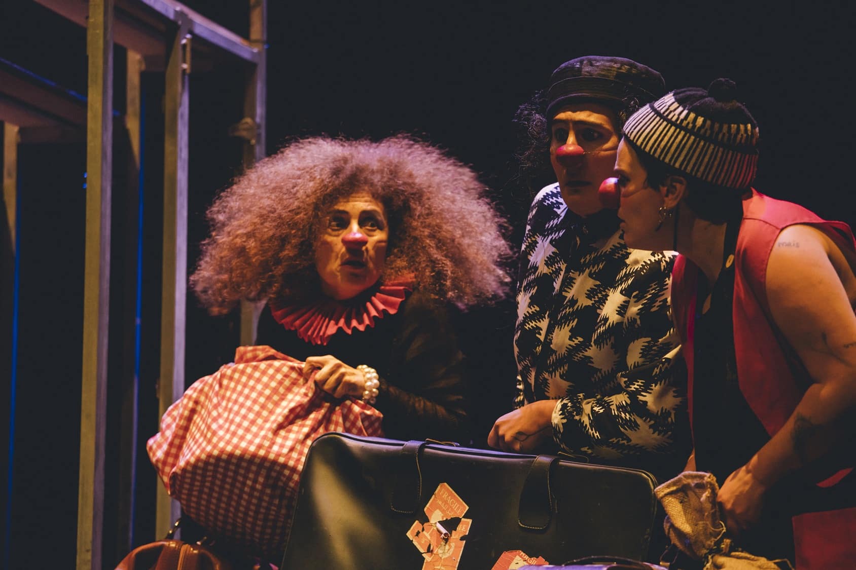 Teatro Commune recebe 'Adiante - espetáculo clown sem palavras', da Cia A Nariguda, de Portugal revistaprosaversoearte.com - Teatro Commune recebe 'Adiante - espetáculo clown sem palavras', da Cia A Nariguda, de Portugal