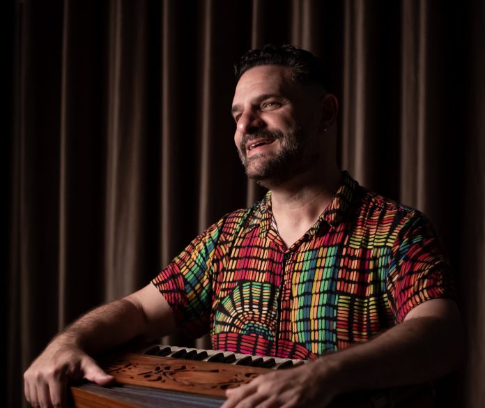 Adriano Grineberg lança “Uma Ode a Dorival Caymmi” em show gratuito no CCSP