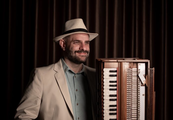 Adriano Grineberg lança álbum ‘Uma Ode a Dorival Caymmi’