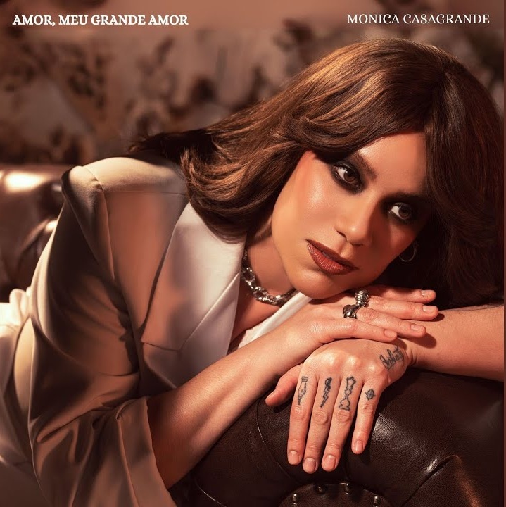 revistaprosaversoearte.com - Monica Casagrande lan&ccedil;a single 'Amor, meu grande amor'
