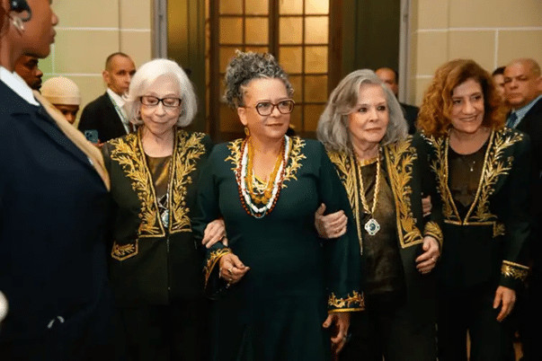revistaprosaversoearte.com - Ana Maria Gon&ccedil;alves &eacute; a 1&ordf; mulher negra a ingressar na Academia Brasileira de Letras - ABL