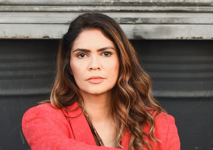 Ruy Guerra e Carla Brasil: um encontro entre cinema e poesia para discutir a exaustão do tempo