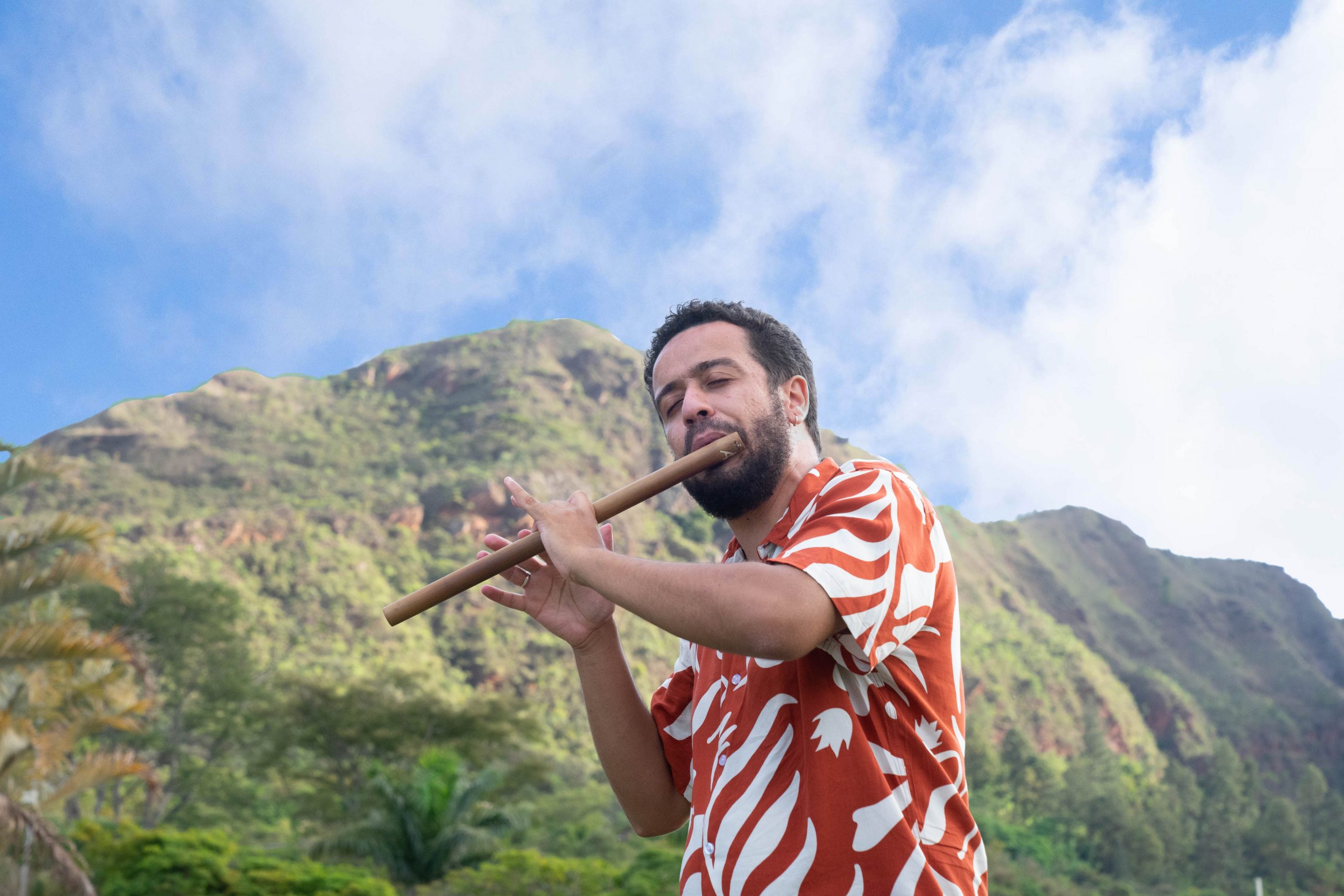 revistaprosaversoearte.com - D&eacute; Siqueira lan&ccedil;a &aacute;lbum 'D&eacute; Siqueira e o Trem de Doido', celebrando o p&iacute;fano como s&iacute;mbolo da m&uacute;sica brasileira