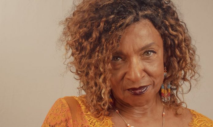 Poemeto de amor ao próximo, por Elisa Lucinda