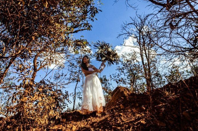 Elisa de Sena lança segundo álbum solo ‘Orgânica’