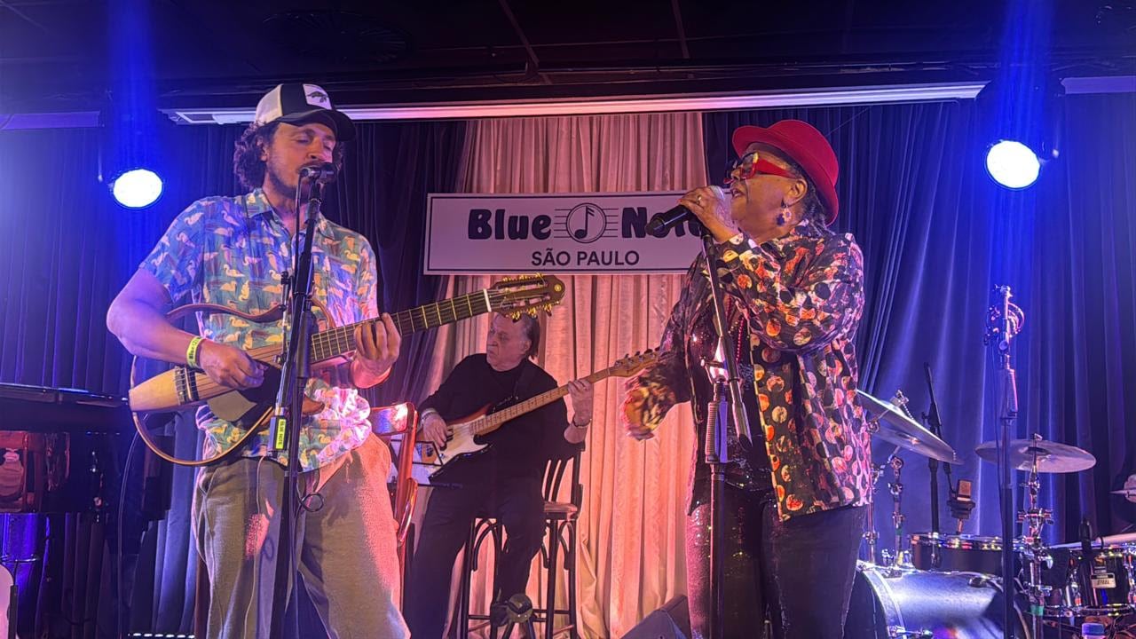 revistaprosaversoearte.com - Sandra S&aacute; &eacute; a convidada de Fi Bueno, no Blue Note Rio