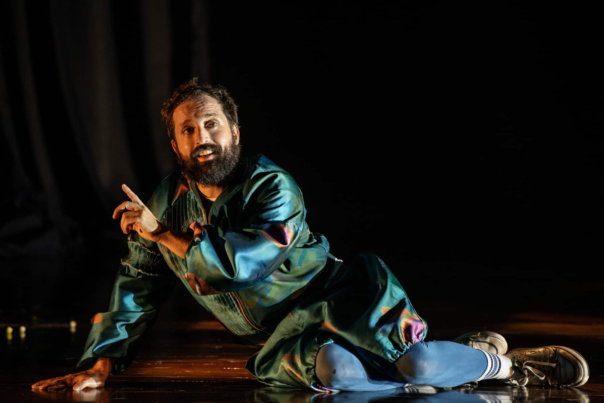 revistaprosaversoearte.com - Gregorio Duvivier faz duas apresenta&ccedil;&otilde;es de 'O C&eacute;u da L&iacute;ngua' em S&atilde;o Paulo, no Teatro Unimed