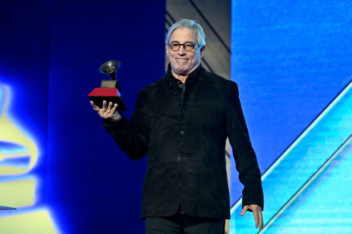 Latin Grammy homenageia Ivan Lins com Prêmio à Excelência Musical em Las Vegas