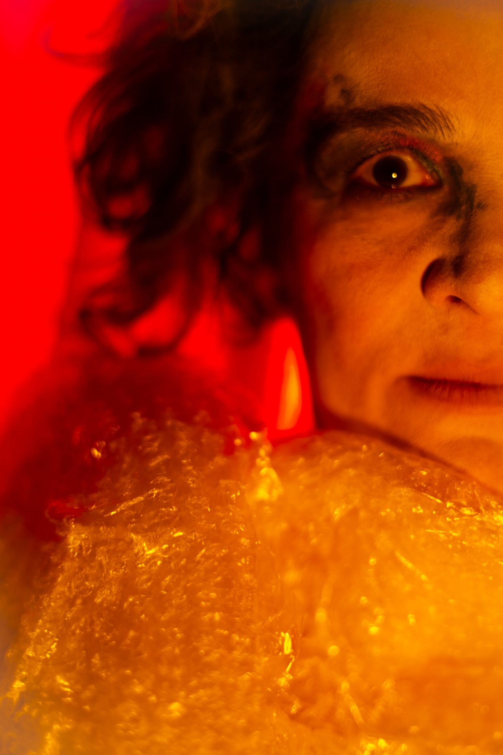 revistaprosaversoearte.com - Teatro Man&aacute;s | Orbivagante estreia &ldquo;LoKona&rdquo;, farsa inspirada em Elogio da Loucura