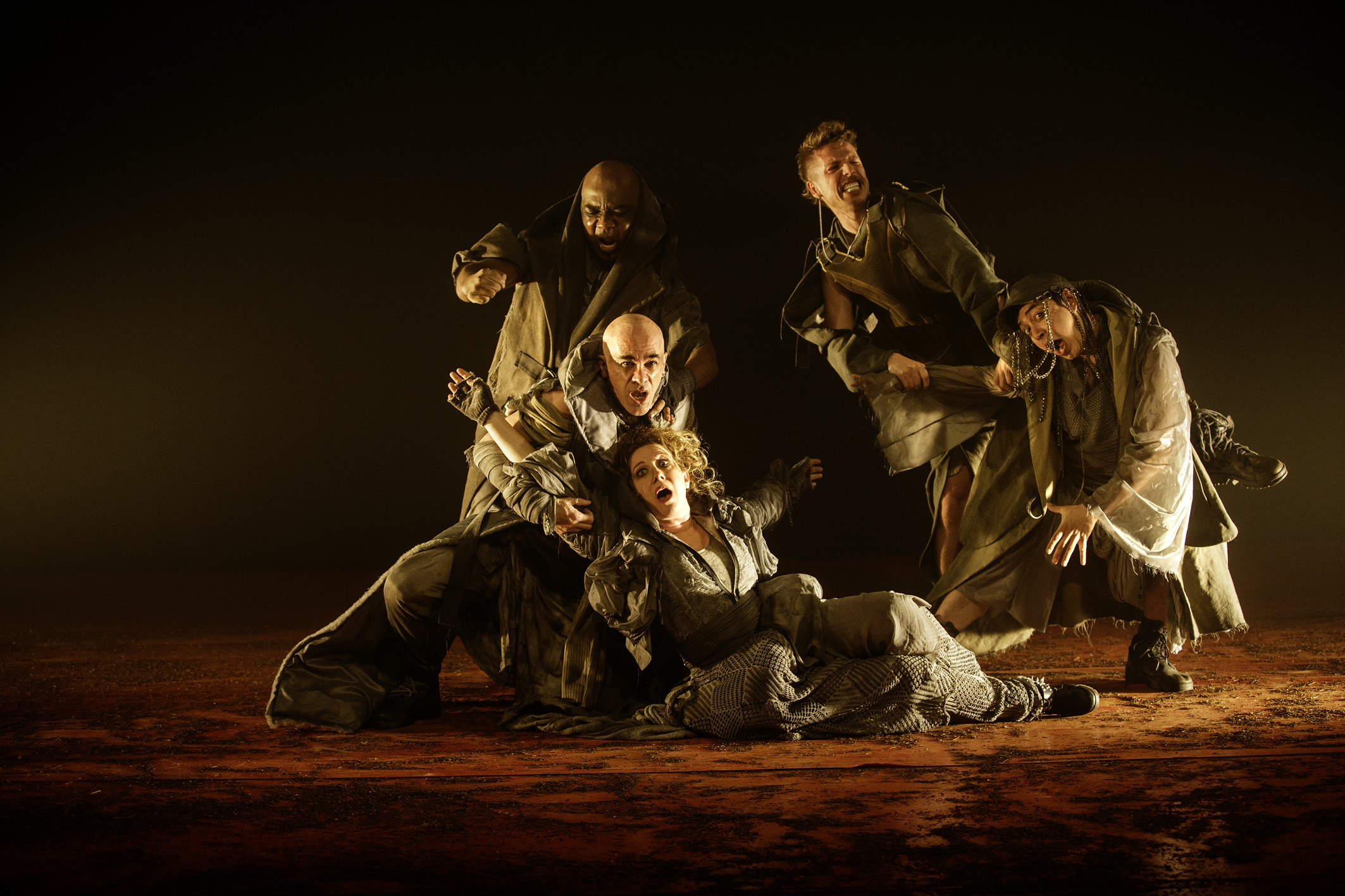 revistaprosaversoearte.com - Gerald Thomas e Cia. de &Oacute;pera Seca encenam 'Sabius, Os Moleques' no Teatro Raul Cortez &ndash; Sesc 14 Bis