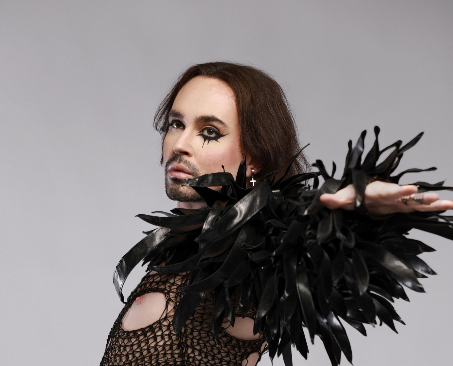 revistaprosaversoearte.com - Johnny Hooker celebra uma d&eacute;cada de &ldquo;Eu Vou Fazer Uma Macumba Pra Te Amarrar, Maldito!&rdquo; no Teatro Riachuelo Rio