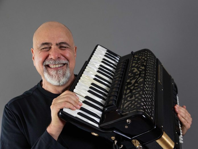 Toninho Ferragutti lança single ‘De Sol A Sol’