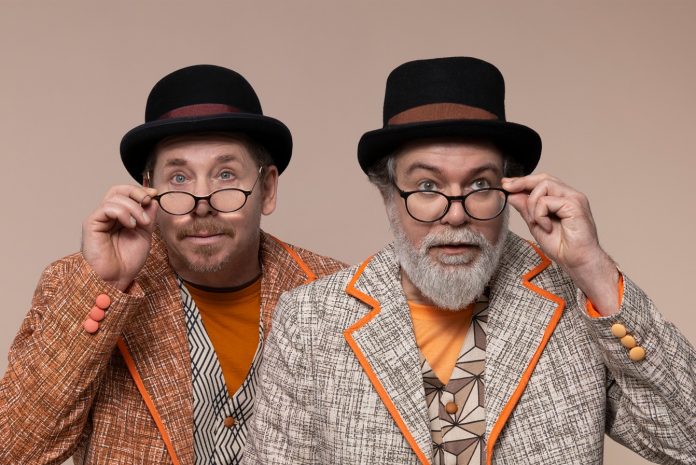 Espetáculo ‘Um Leão na Sala de Aula’, com Gustavo Muller e  Evandro Soldatelli faz curta temporada em São Paulo