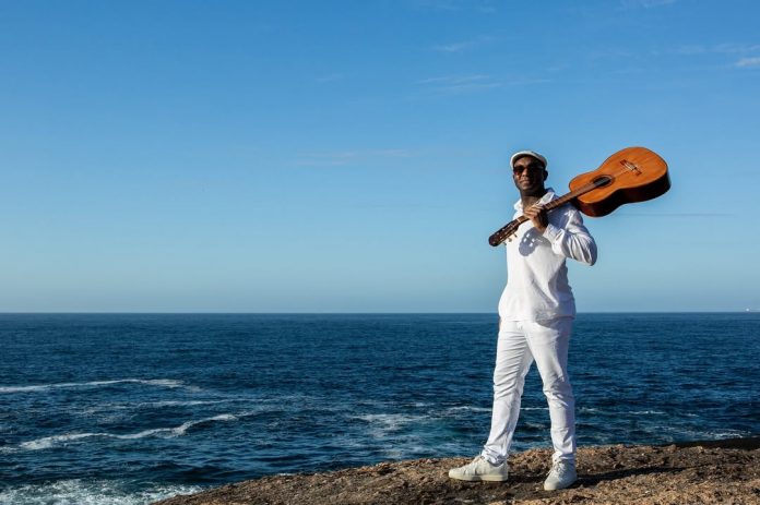 Vidal Assis lança álbum ‘Negro Samba Lírico Vidal Assis Canta Elton Medeiros’