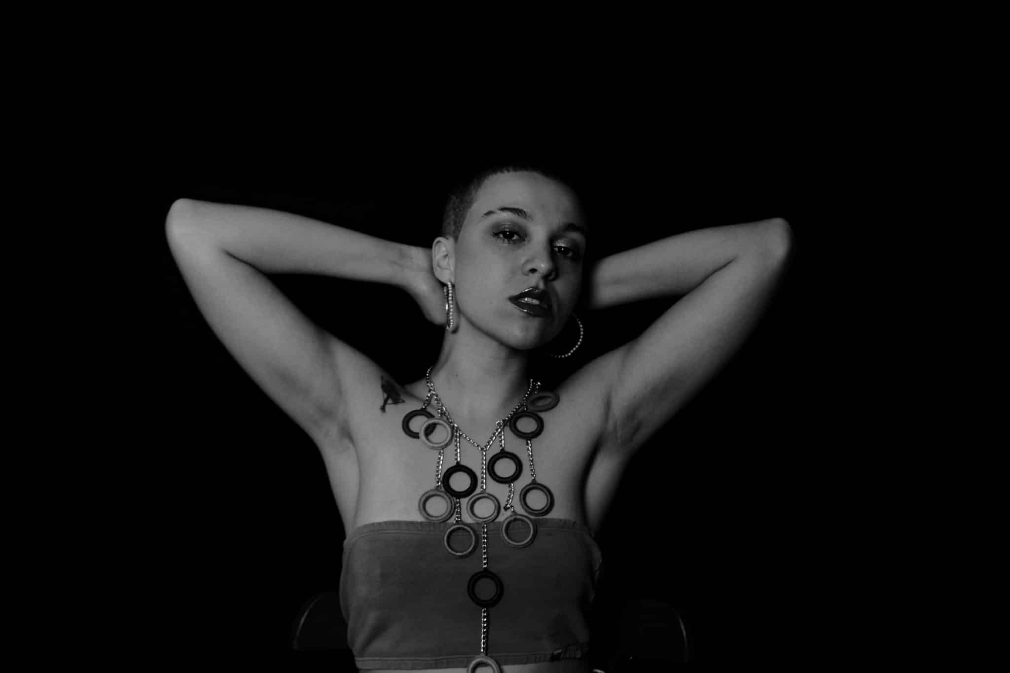 revistaprosaversoearte.com - Brenda Umbelino lan&ccedil;a &aacute;lbum autoral '&Acirc;mago'