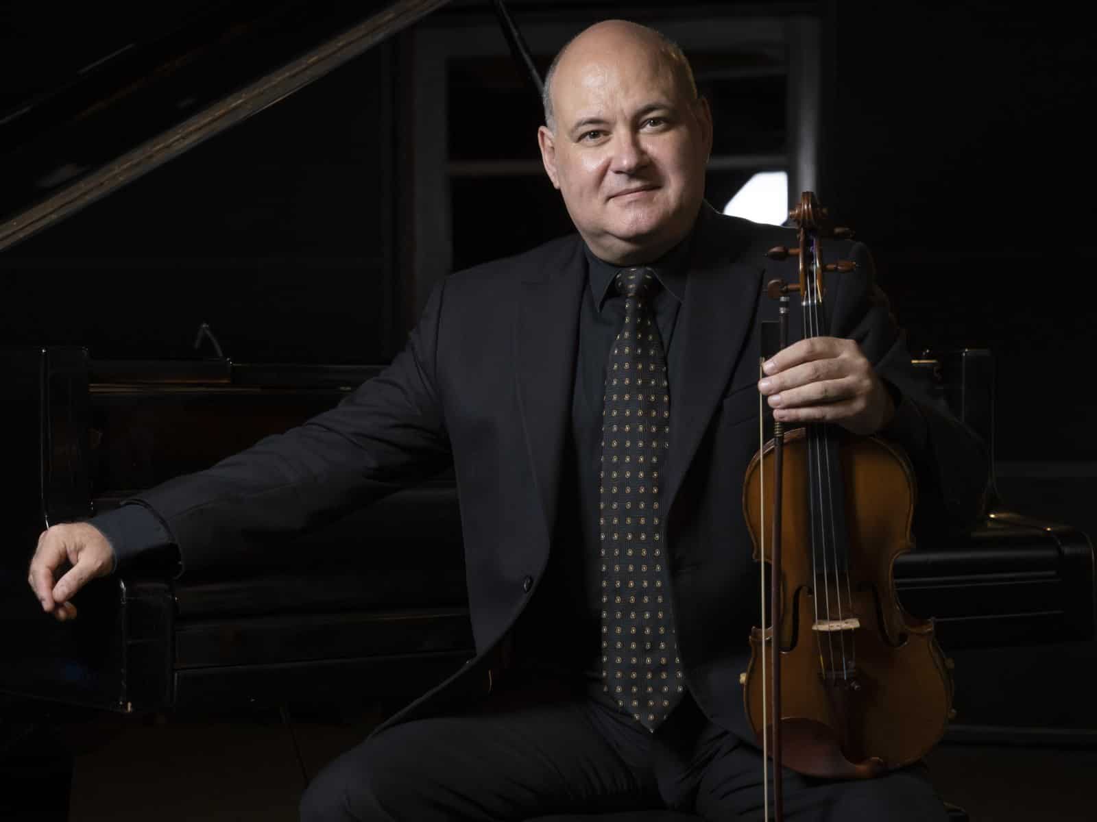 revistaprosaversoearte.com - Claudio Cruz lan&ccedil;a &aacute;lbum 'Flausino Vale & The Brazilian Violin'