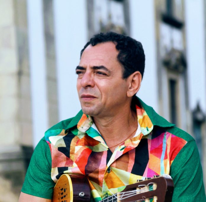 Nosly lança EP ‘Teu Cantor’, com produção de Zeca Baleiro