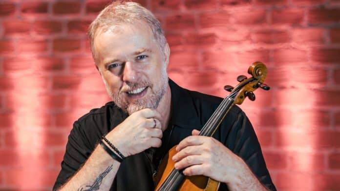 Nicolas Krassik lança álbum ‘Em Cenas’