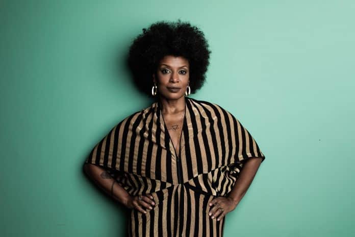 Thalma de Freitas leva jam ao porão da Casa de Francisca em sua “Gira de SambaJazz”