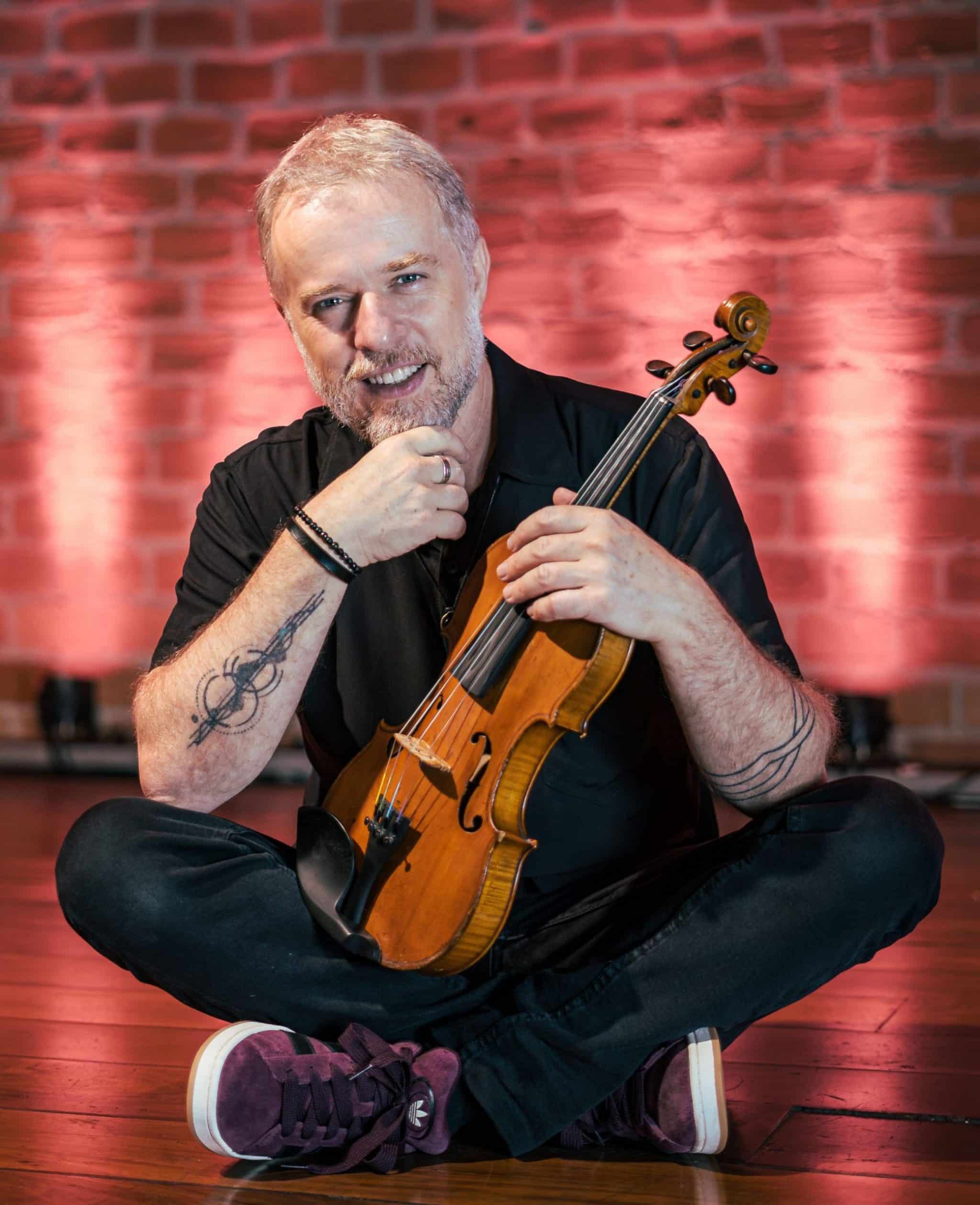Nicolas Krassik lança álbum 'Em Cenas' revistaprosaversoearte.com - Nicolas Krassik lança álbum 'Em Cenas'