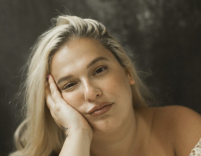 Manouche Lá Fora: Alice Caymmi faz o show “Roda Caymmi” na área externa