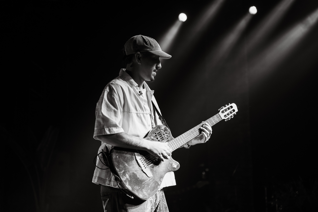 revistaprosaversoearte.com - Noites de Ver&atilde;o no Morro da Urca segue com show de Delacruz