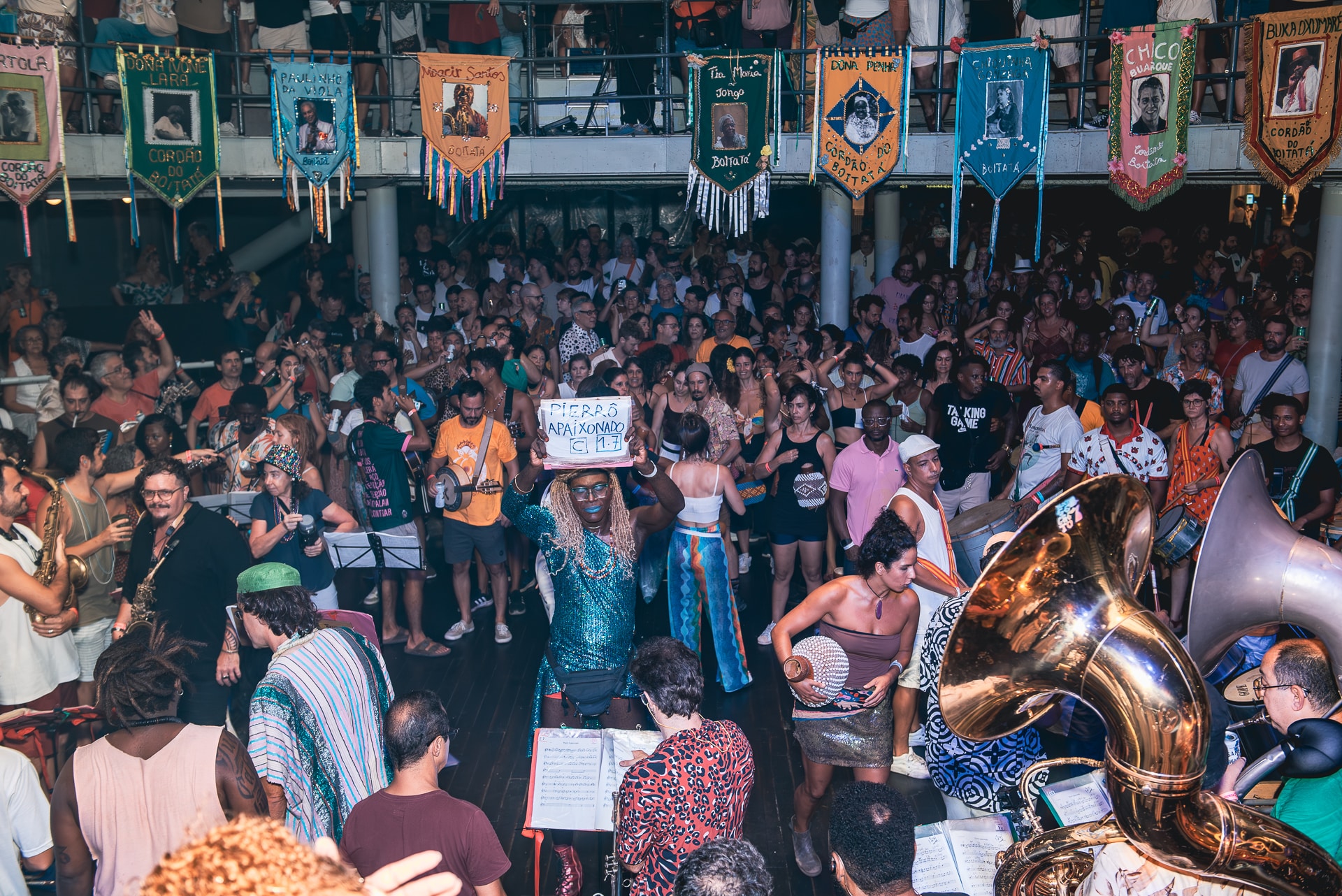 revistaprosaversoearte.com - Cord&atilde;o do Boitat&aacute; faz &uacute;ltimo ensaio no Circo Voador e cortejo na rua