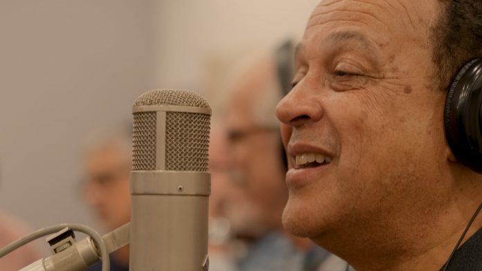 Helder Viana lança single ‘Meu Amor, Minha Flor’, com participação do grupo Boca Livre