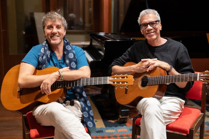 Canções de Tom Jobim e Domenico Modugno nas vozes de Celso Fonseca e Tony Canto
