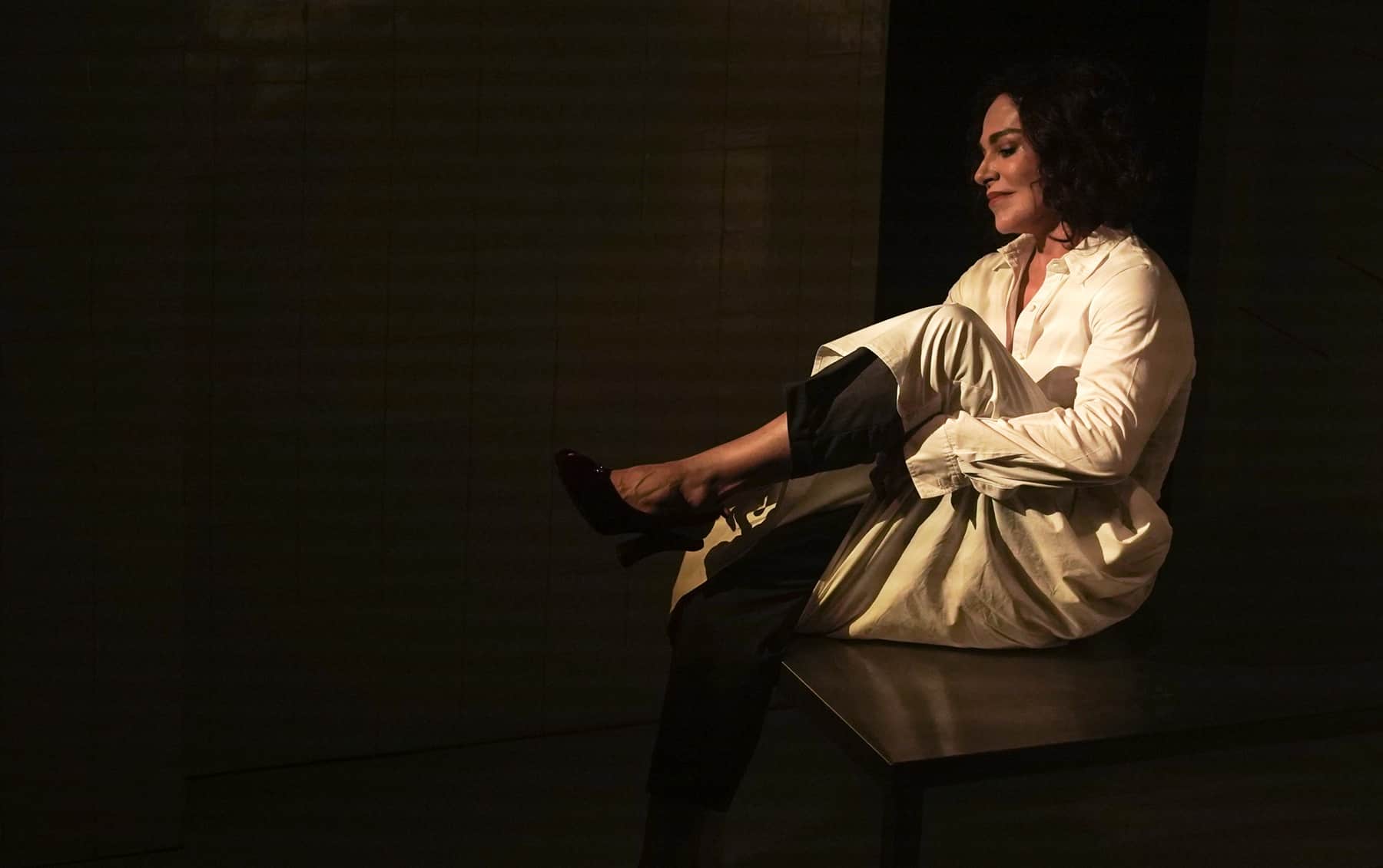 revistaprosaversoearte.com - Gala Dal&iacute;, solo com Mara Carvalho, volta ao Teatro S&eacute;rgio Cardoso em curta temporada