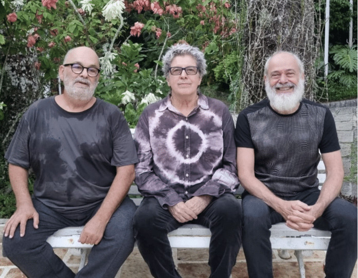 Carlos Malta, Jaques Morelenbaum e Marcelo Costa no show “Trem de 3”, dentro do projeto Terças no Ipanema