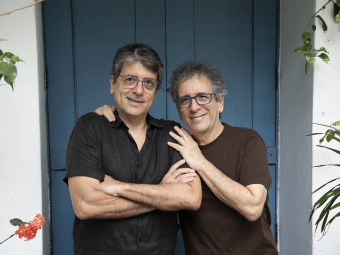 Mario Adnet e Chico Adnet lançam álbum ‘Falso Antigo’