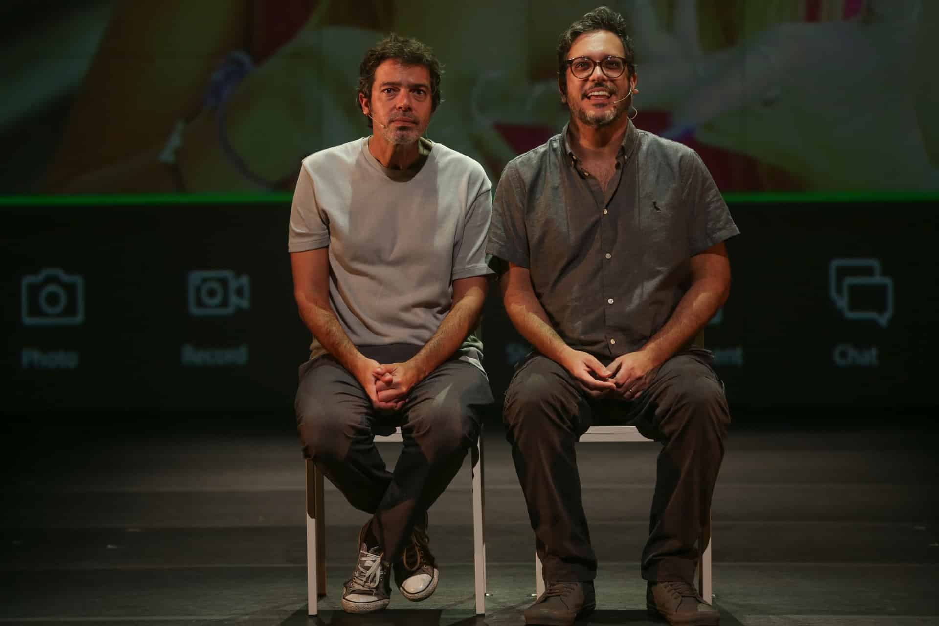 Espetáculo 'Gostava Mais dos Pais' chega ao Teatro Riachuelo Rio com Bruno Mazzeo e Lucio Mauro Filho revistaprosaversoearte.com - Espetáculo 'Gostava Mais dos Pais' chega ao Teatro Riachuelo Rio com Bruno Mazzeo e Lucio Mauro Filho